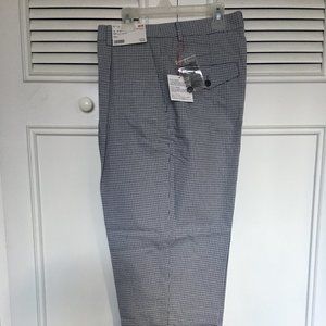 3 for $30 Uniqlo Women cotton tucked tapered pants